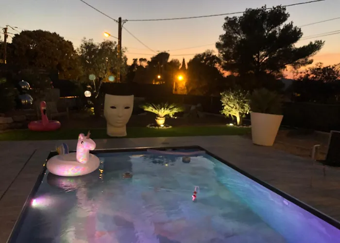 Maison Avec Piscine 别墅